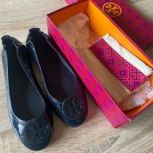 BRAND NEW Tory Burch Ballet Flats - Navy Size 9